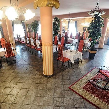 Hotel Castle Gjalski 扎布 外观 照片