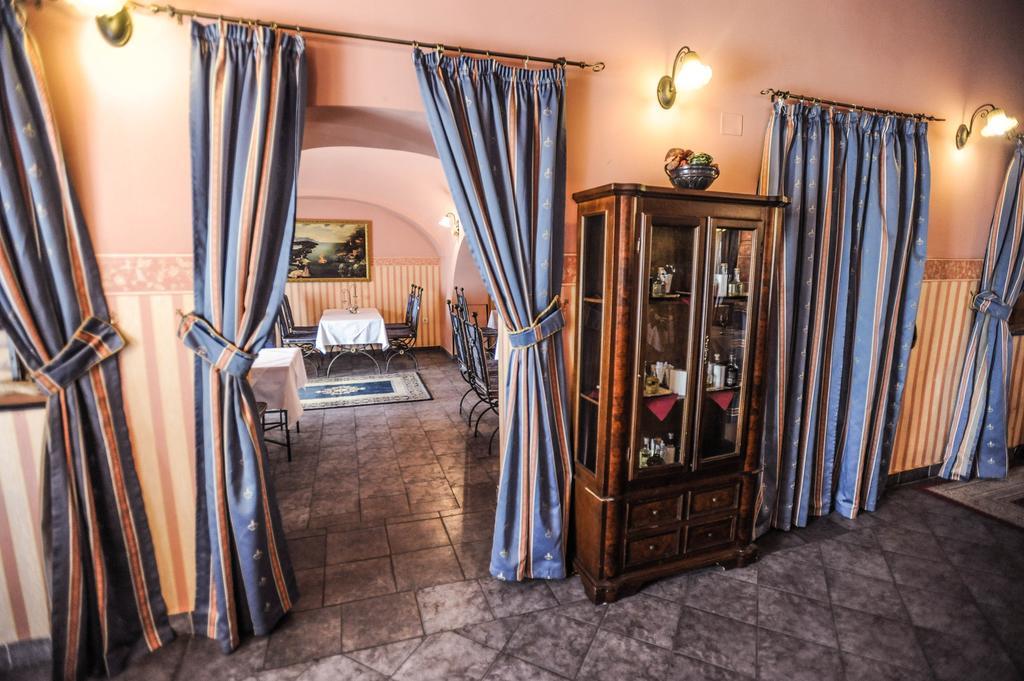 Hotel Castle Gjalski 扎布 外观 照片